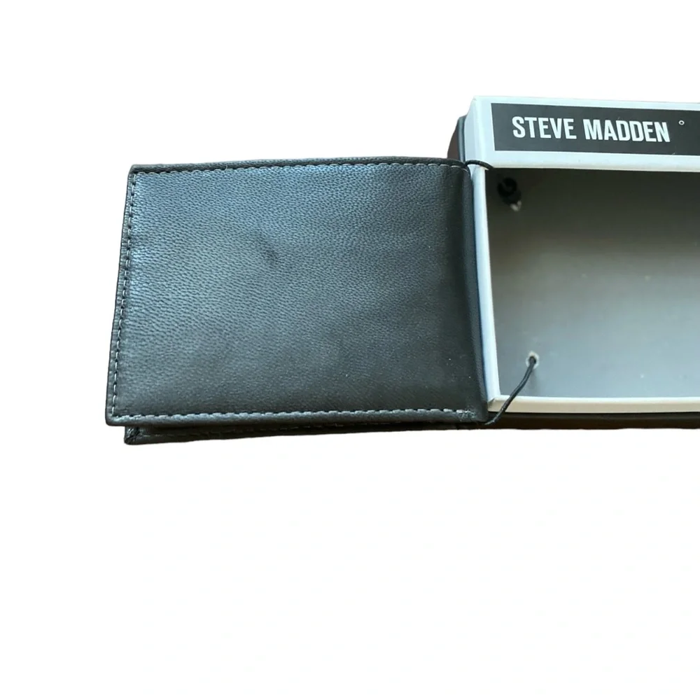 Steve Madden Leather Wallet